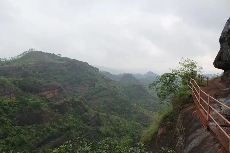 10.烟霞山风景区