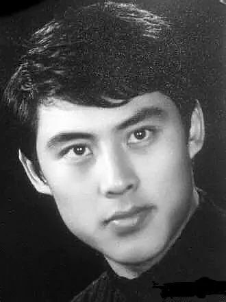 贾琏高宏亮贾宝玉欧阳奋强薛宝钗张莉秦可卿张蕾元春成梅迎春扮演者