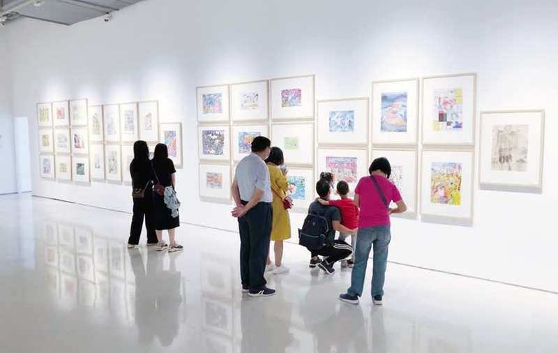 幸福的源泉2021年绘画,幸福的源泉绘画 813件作品描绘"幸福的家,第二届全国少儿美术作品展亮相时代美术馆