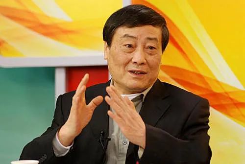 熠杰 2020-09-09 20:51:22 9月8日,农夫山泉在香港上市,引发了财经