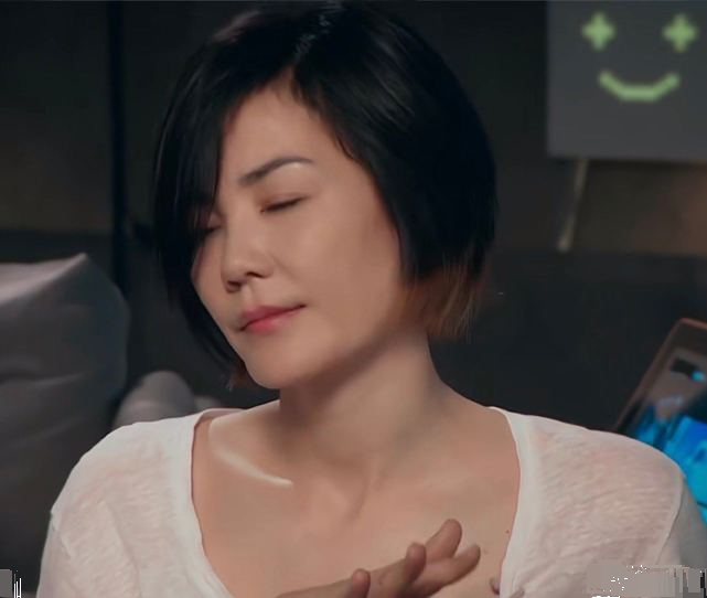 王菲首度直播曝光51岁真实状态