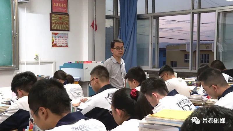 真情倾心育桃李专业引领促成长记景泰二中教师卜兆军的一天