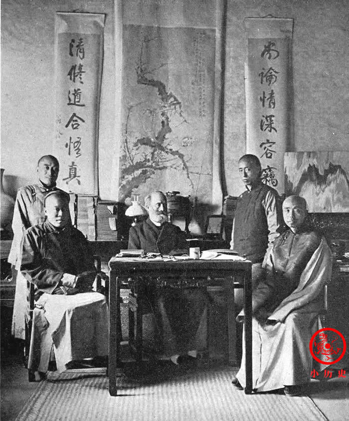 京师同文馆于1862年开学,是清朝第一所官办外语学校,以培养外语翻译