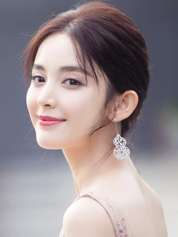 来自新疆异域风情的女明星颜值大排名,迪丽热巴位居第