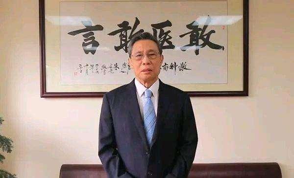 一些人却始终关于鸡毛蒜皮的小事,求求你们,放过钟南山的女儿吧!