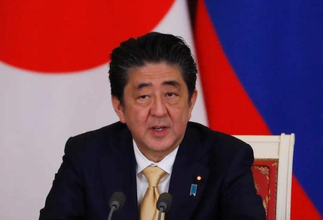 现在除了美国总统大选特别引人关注以外,日本的首相人选也被外界不断