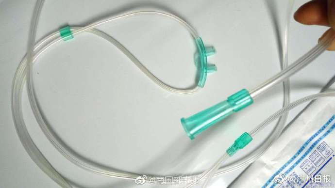 男子用输氧管勒死流浪汉病友:"我想要帮他结束生命"