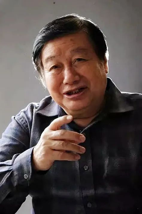 15岁出演商洛道情《一文钱》 17岁开始先后主演商洛花鼓戏 《屠夫状元