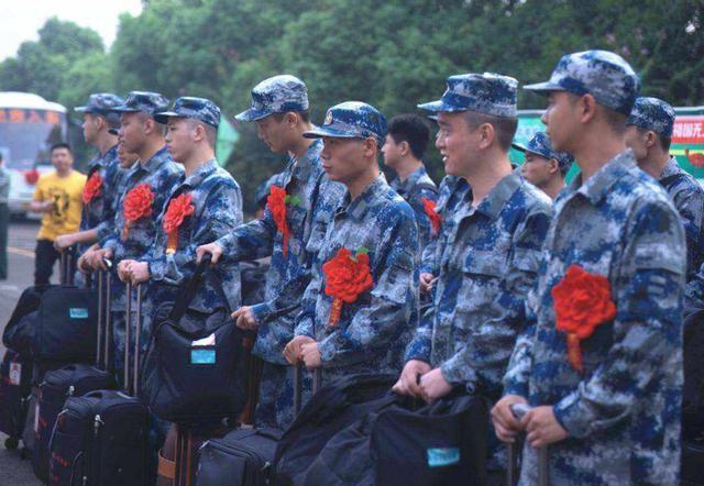 上不了军校的学生大学可以去当兵退伍后会有意想不到的好处