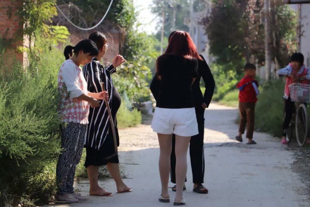 在老家,随着新农村建设的推进,这样的场景,以后再也看不到了!