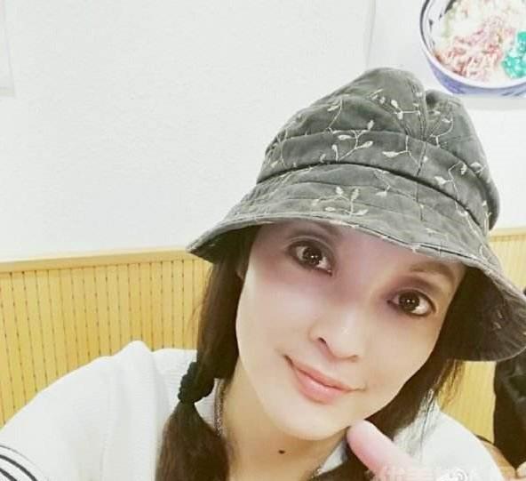 张纪中第二任妻子是樊馨蔓,当年张纪中恋上比自己小15岁的樊馨蔓