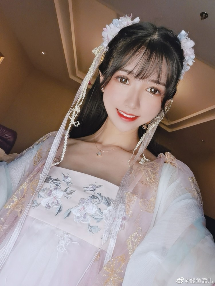 汉服美女小姐姐,请欣赏,仙气飘飘