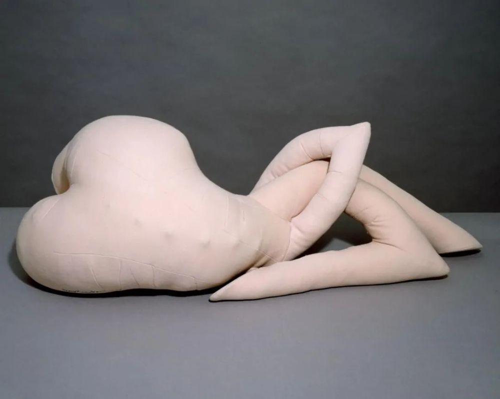 佩迪古根海姆在被称为20世纪前半叶把现代艺术握在手心的女人,被她看