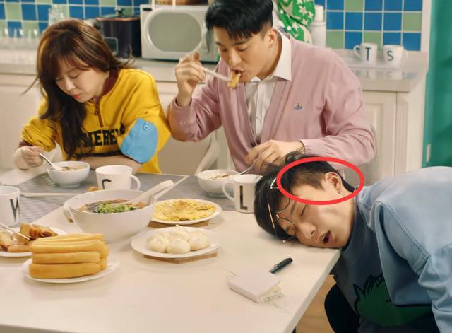 赵海棠这个男孩真是让人越看越顺眼,越看越觉得有