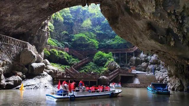 如何有深度有体验的参观中国岩溶百科全书的九洞天景区
