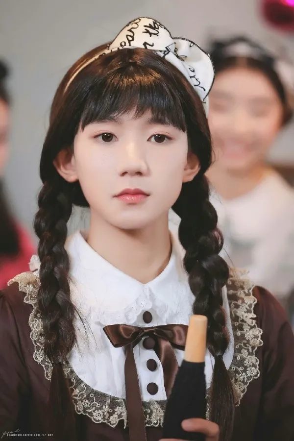 王源&王俊凯李飞就已经开启「女装企划」早在「祖师爷」tfboys时期