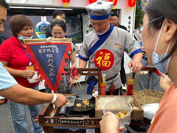一天吃遍长三角14地美食，首届江南吃货节在上海举办_腾讯新闻