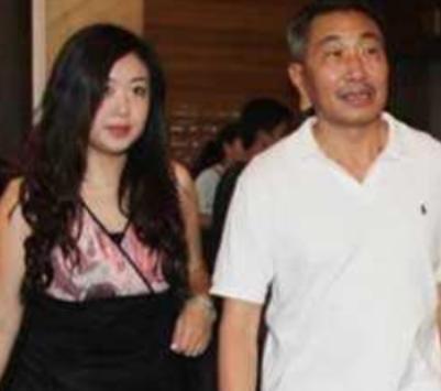 老戏骨杜源:娶4岁就认识的姑娘,恩爱38年0绯闻,女儿是