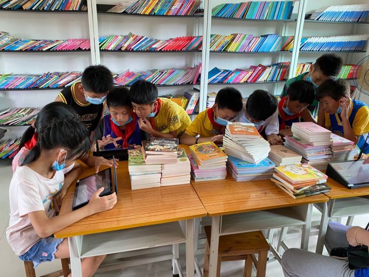 "阅读点亮微光 深圳援建紫金,佛岭小学图书馆正式开馆!