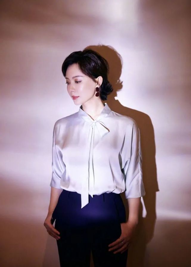 陈数老公"亲"表妹惹怒全网:多少中年人的婚姻,败给这