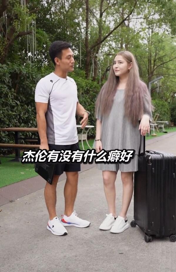 演员李心艾胖到137斤,疯狂减肥要瘦40斤,上半身壮硕