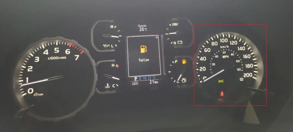 汽车操纵件,指示器及信号装置的标志 14.