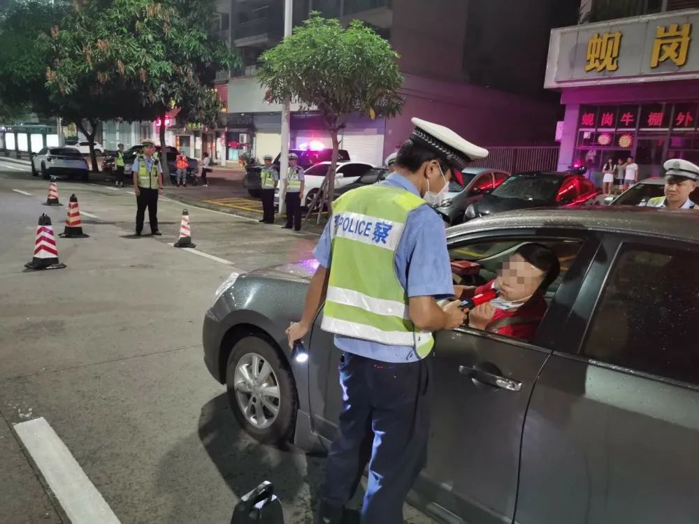 唔系讲笑!肇庆出动大批警力凌晨查酒驾,现场多图多视频