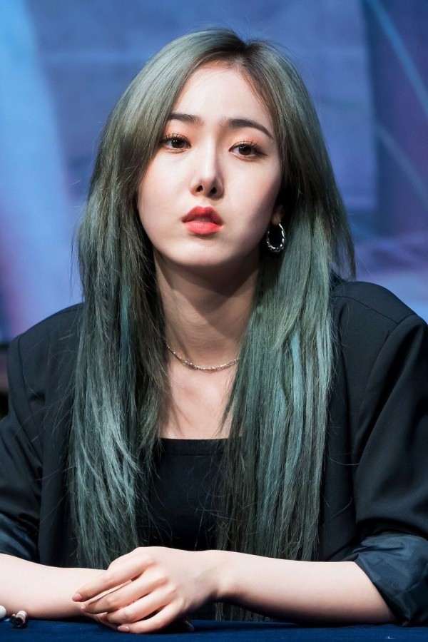 黄恩妃sinb在其他女性偶像中拥有不可否认的优质视觉