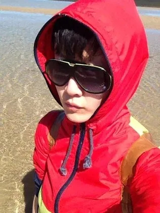 在澳华人女孩坠楼，前女友下楼疯狂补58刀