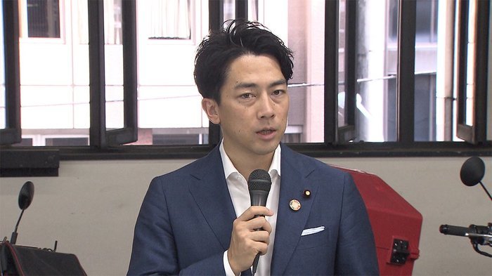 53岁,喜欢篮球,和八村垒是同乡厚生劳动相田村宪久,55岁,自民党新