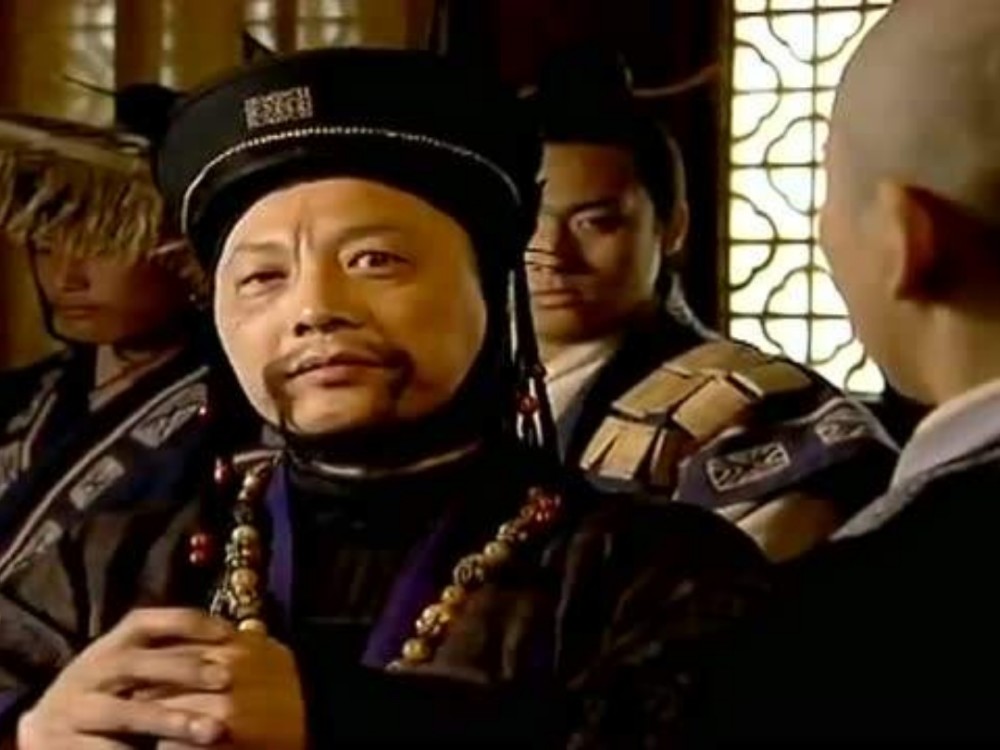 余沧海是青城派掌门,松风观观主,本来也是一派宗师,但是因为贪图辟邪