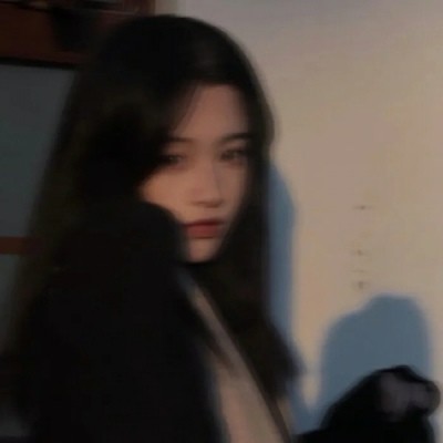 慵懒风女生头像|"从此再无避风港余额就是安全感"