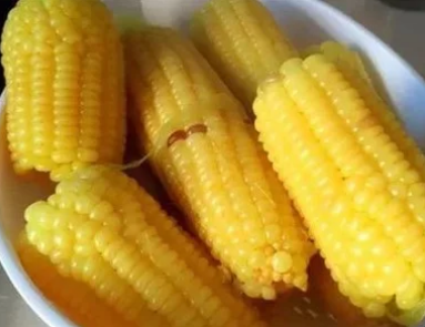 煮玉米时不要只会加冷水多做这2步玉米清甜软糯非常实用