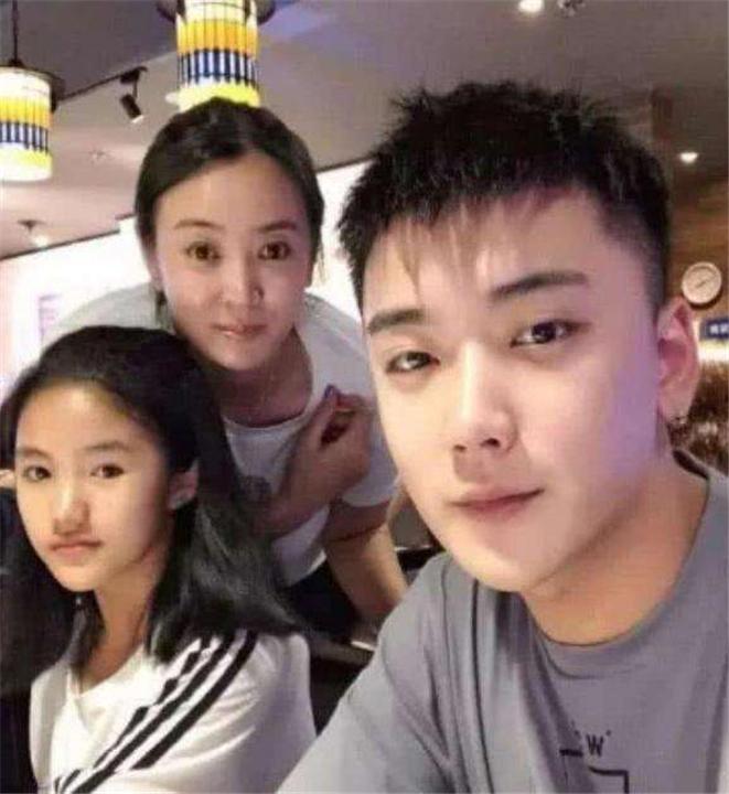 李勒优的家庭状态是极度的贫困,在李勒优刚出生父亲入狱,母亲撒手人寰