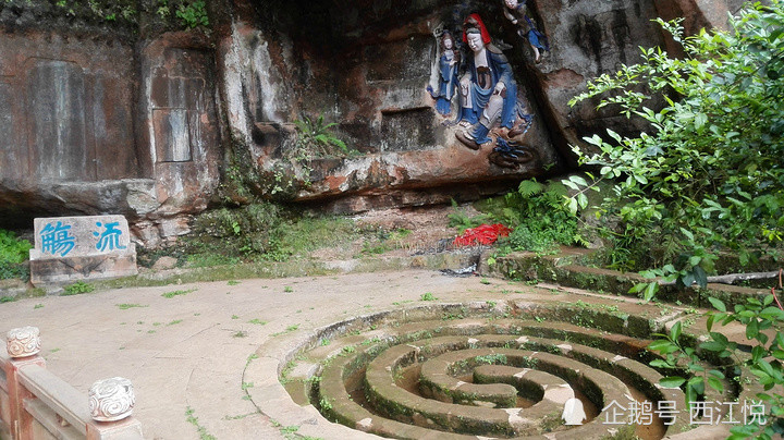 乐山中岩:静坐罗汉的道场,苏东坡求学定情之处,陆游称"川南第一山"