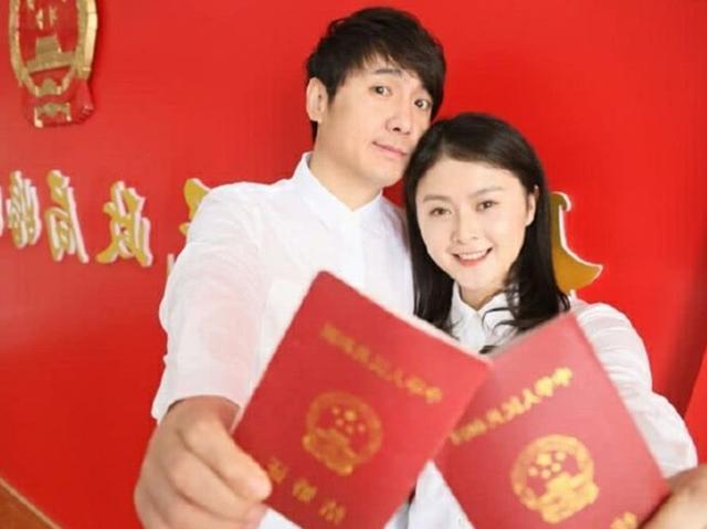 沈腾王琦爱巢简单接地气很温馨在家收拾碗筷妻子负责美