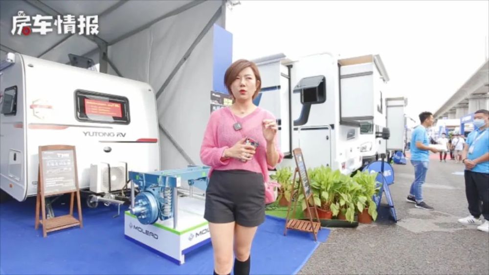前不久,宇通发布了一款全新的拖挂式房车,桃子君第一时间给大家体验了