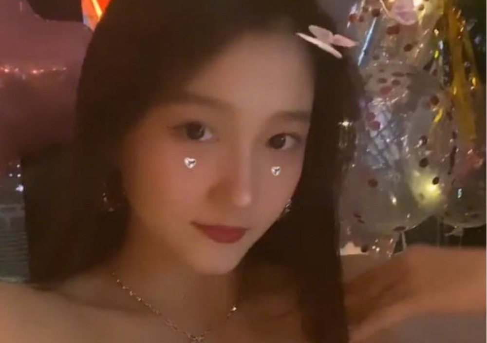 关晓彤为庆生与姐妹开心蹦迪,鹿晗送上生日祝福,你羡慕了吗?