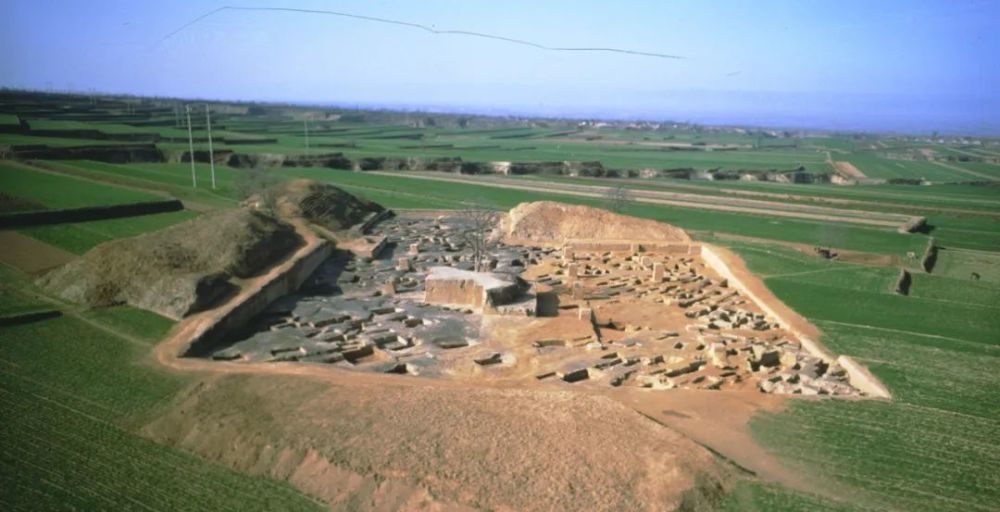 石峁遗址皇城台发掘现场 对于陶寺遗址,中国现代考古学奠基人之一的