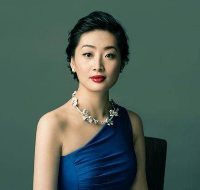 宗馥莉:娃哈哈集团的接班人,38岁还没谈过恋爱,父亲为