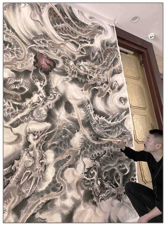 擅长画龙的当代画家-上海画家由龙,专注龙图案绘画和
