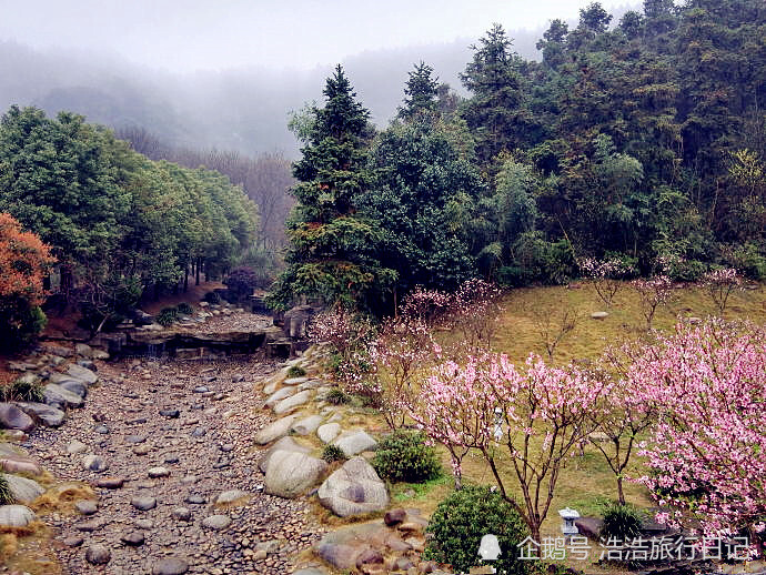 石首桃花山景区 桃花山位于石首市东部,是省级自然保护区.