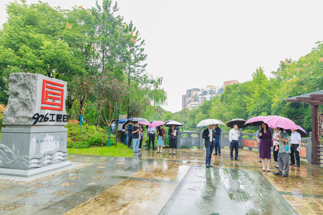 全国首个劳模工匠进校园联盟,是由浙大城市学院,杭州市建设职业学校