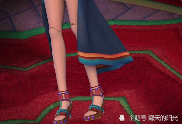 并且全身都有裂痕,但是辛灵仙子依旧很美,尤其是辛灵仙子的鞋子,很是