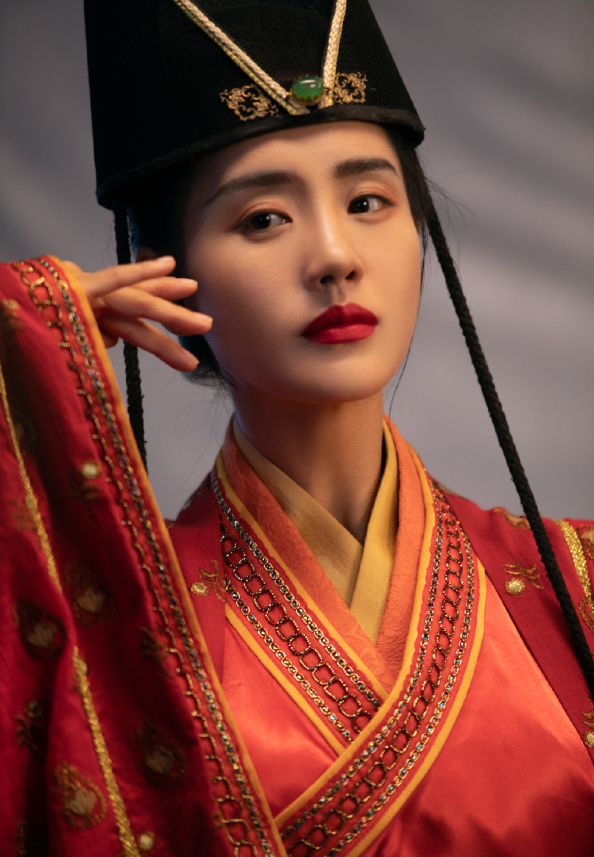 谁说"东方不败"只认林青霞?看王智红衣加身致敬经典,这气质绝了
