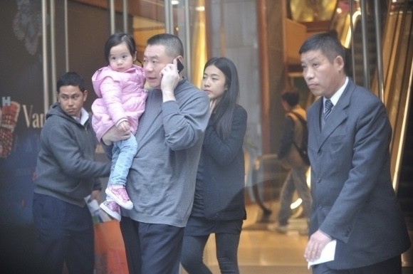 甘比难怪最得宠外表光鲜亮丽女首富其实是刘銮雄专属保姆