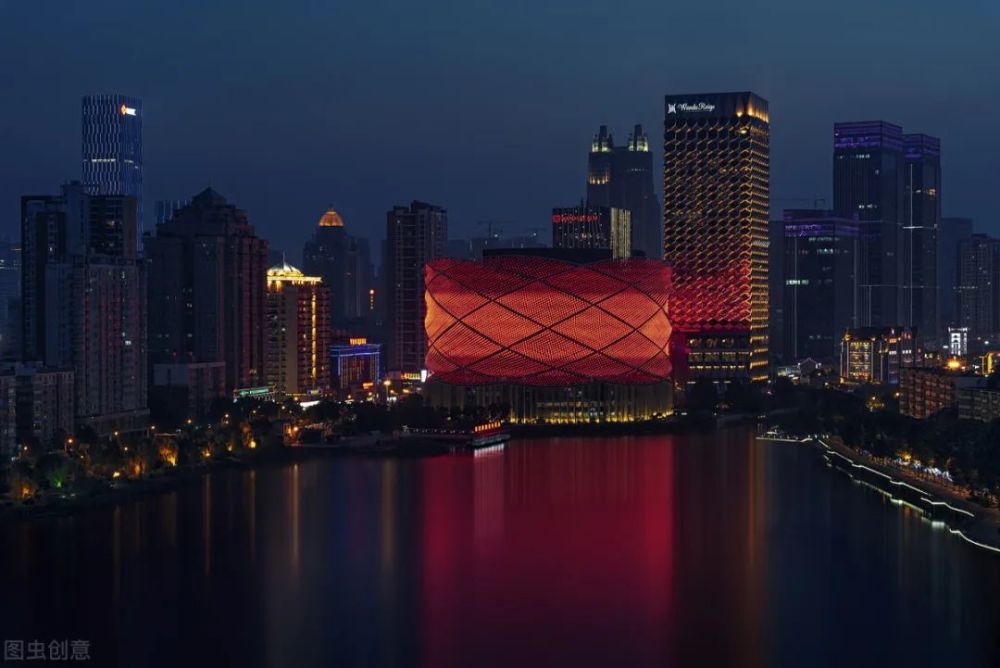 探秘武汉汉秀剧场,设计灵感源自"红灯笼"