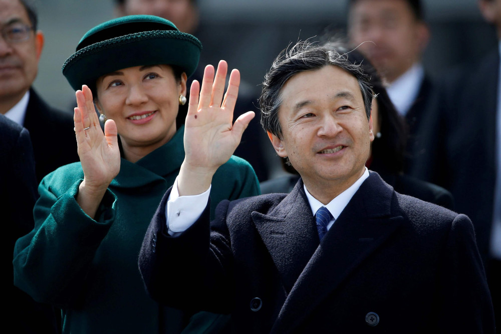 最早试图建立绝对王权的天皇叫雄略天皇,他当政的时期正是我国的南北