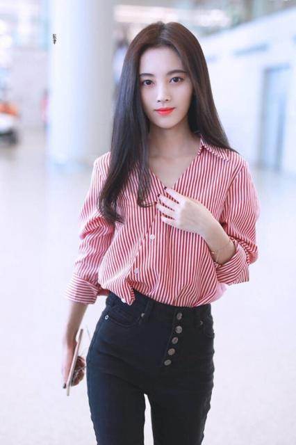 鞠婧祎,身材丰满,皮肤白嫩,几十张高清写真壁纸一次看