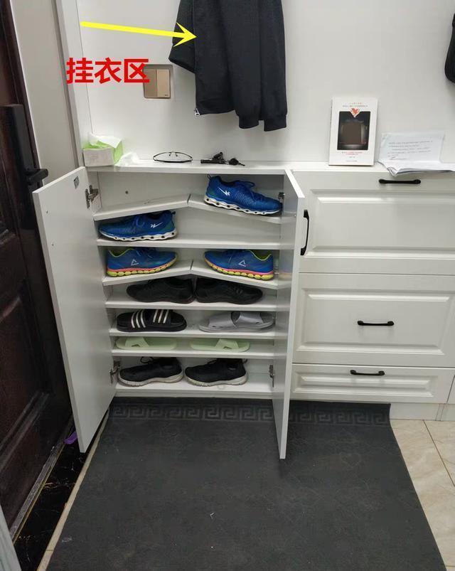 不但可以当做鞋柜,还可以做成衣帽柜,下面放鞋子,上面挂衣服帽子围巾